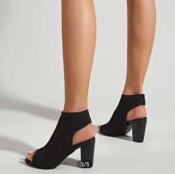 Open toe boots - Picture 2 of 3